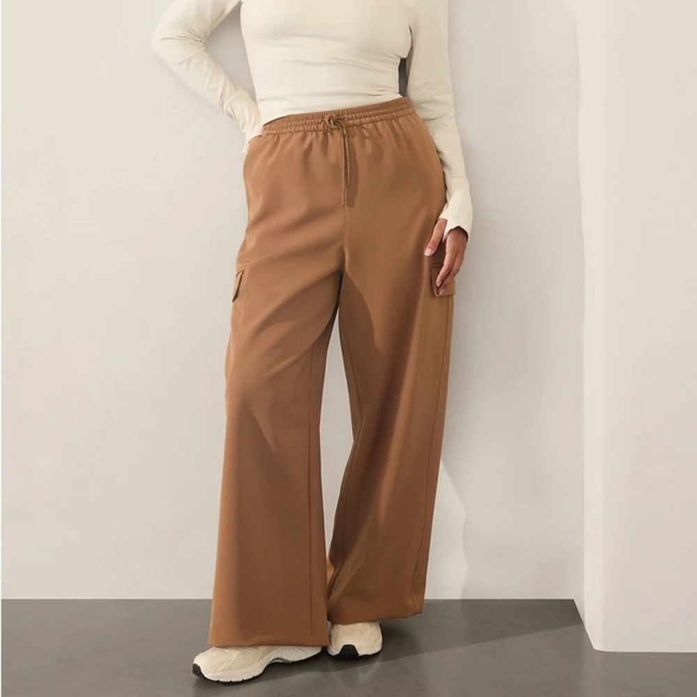 Athleta NWT Promenade Cargo Pant Wide Leg Walnut Brown Size XL Quick Dry